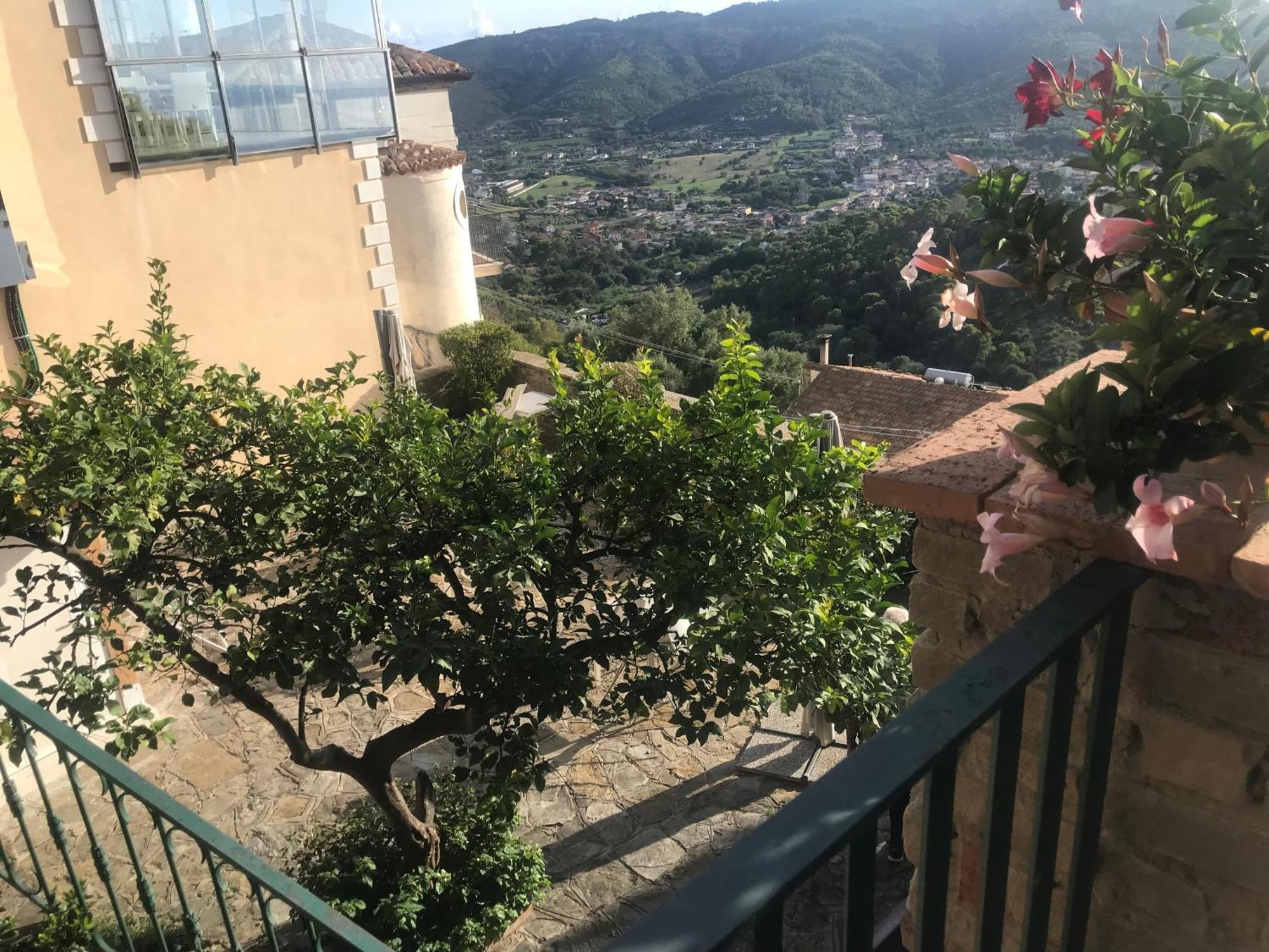 Residenza D'Epoca Tamara Aparthotel Castellabate Ngoại thất bức ảnh